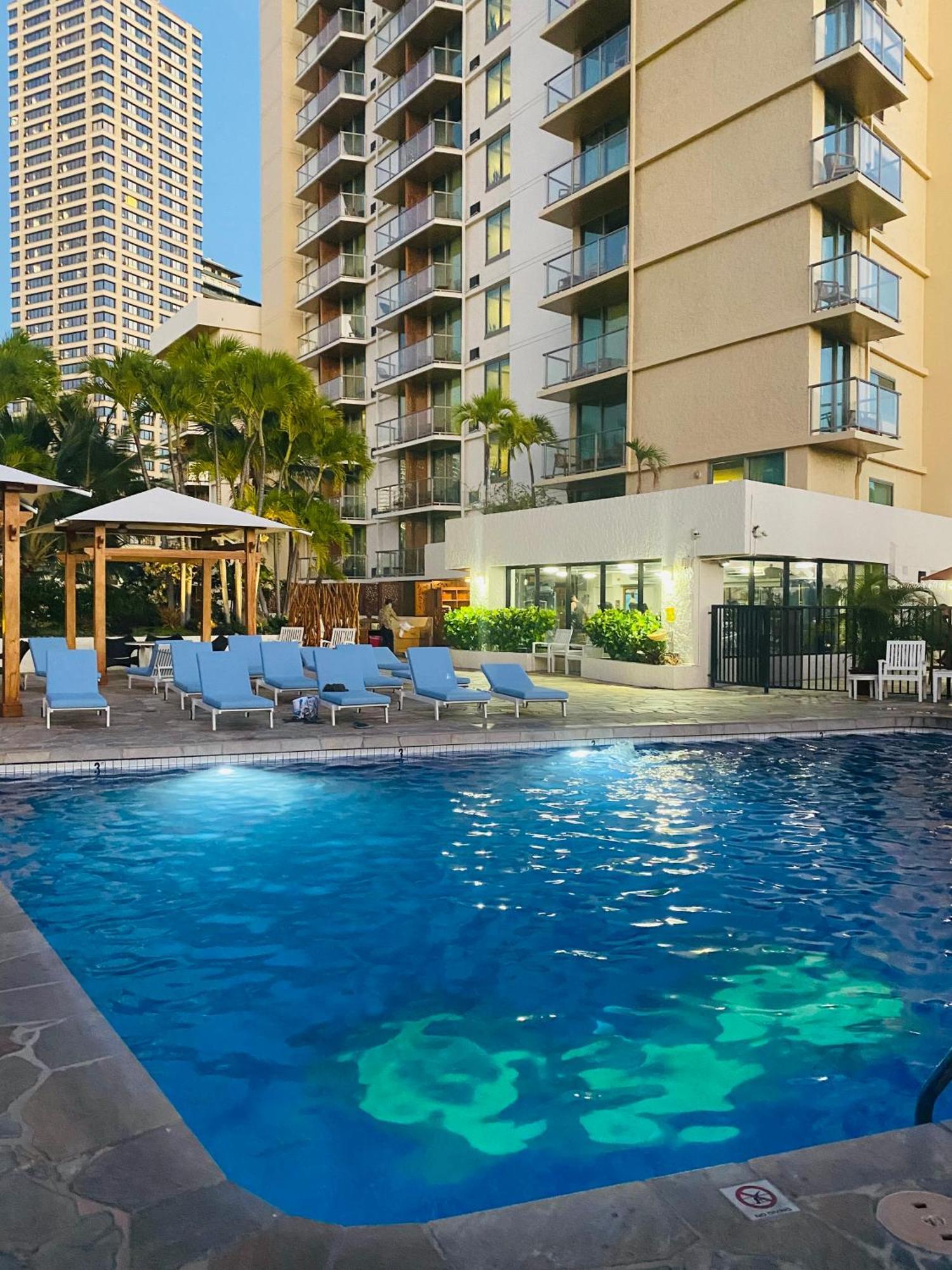 Cozy Studio With Free Parking In Waikiki Хонолулу Екстериор снимка